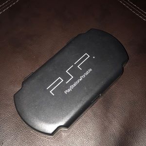 PSP Game/UMB hard case holds 8